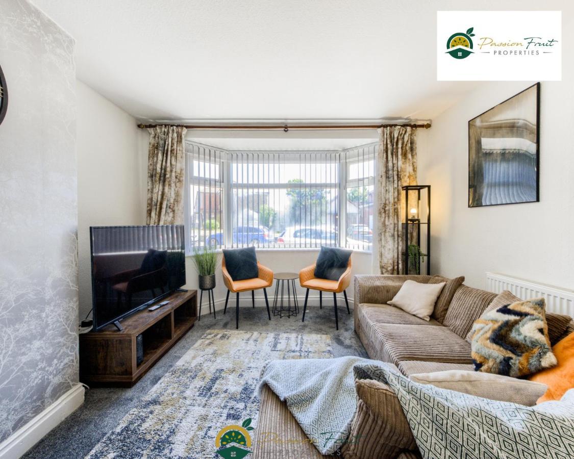 3 Bedroom Coventry House By Passionfruitproperties With Free Wi-Fi, Large Garden And Driveway - 52Nrc Ngoại thất bức ảnh