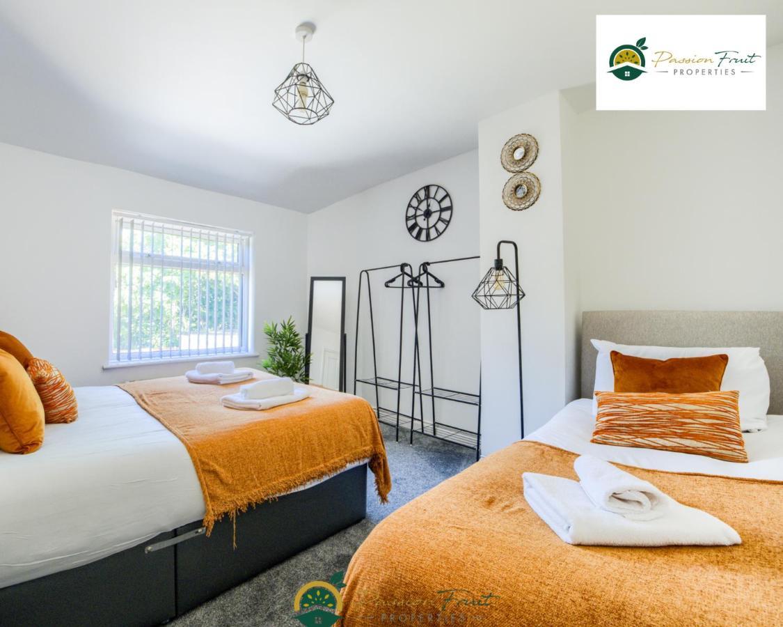 3 Bedroom Coventry House By Passionfruitproperties With Free Wi-Fi, Large Garden And Driveway - 52Nrc Ngoại thất bức ảnh